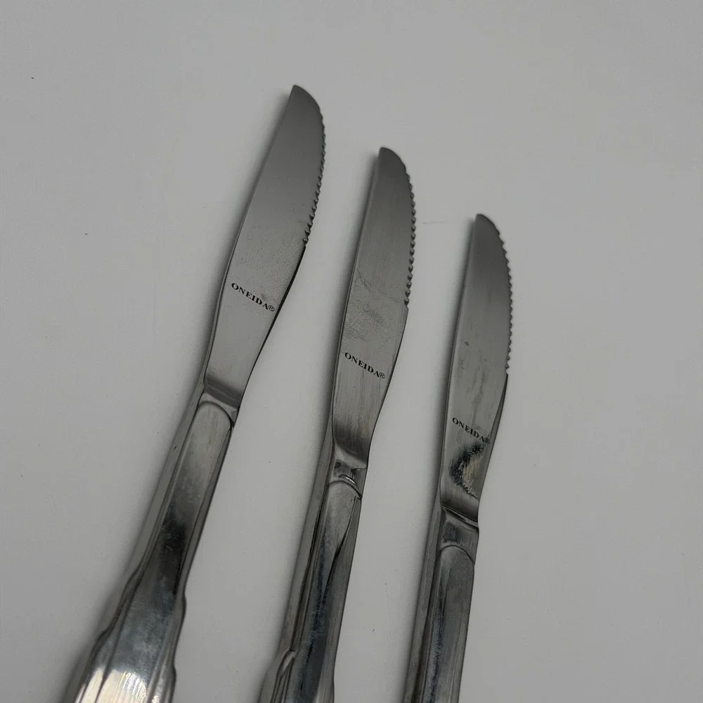 Oneida Stainless Steel Serrated Dinner Knives Set of 3 USA Vintage